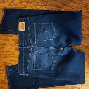 Dark Blue Levis Denim Jeans Size 33, Slimming Straight.